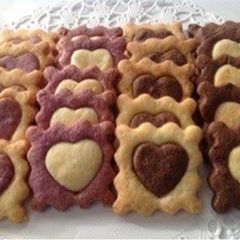 A picture of Easy Work Crunchy Cookie Cutter Cookies.