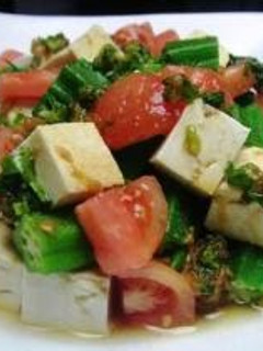 A picture of Tofu Salad with Okra and Tomato.