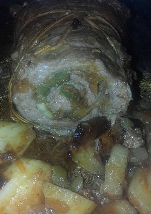 Una foto de Arrollado de matambre con papas