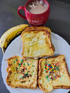 A picture of French Toast.