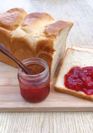 A picture of Super simple homemade strawberry jam.