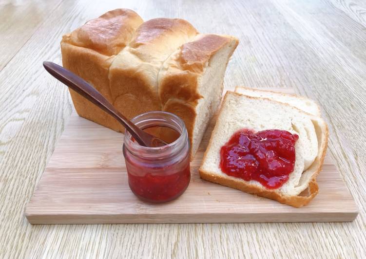 Super simple homemade strawberry jam