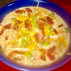 A picture of EASY Loaded potato soup 🥣 🧀 🥓.