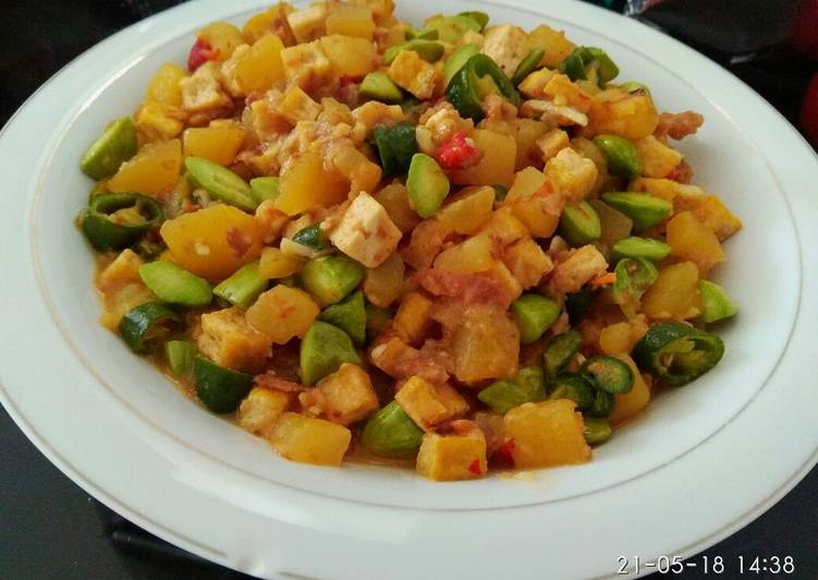 Bagaimana Menyiapkan Sambel Goreng Kentang Tahu Pete Anti Gagal