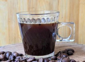 Una foto de Qahwa ☕ Café arábigo con especias: cardamomo, azafrán y clavo de olor ☕