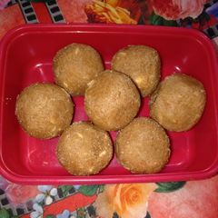 A picture of Wheat flour laduu.