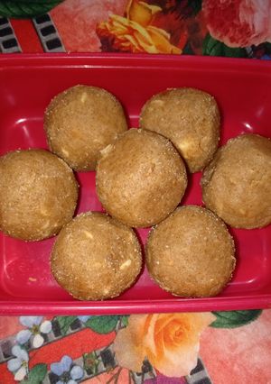 A picture of Wheat flour laduu.