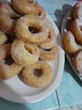 Donas glaseadas y con azúcar