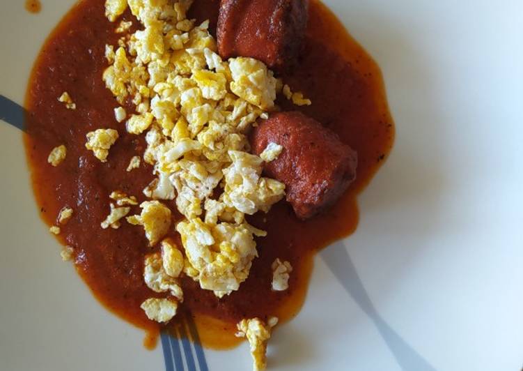 Huevo con chilito de longaniza