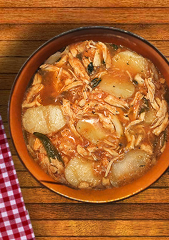 Una foto de Pollo con Rajas en Salsa de Jitomate Estilo Sonora