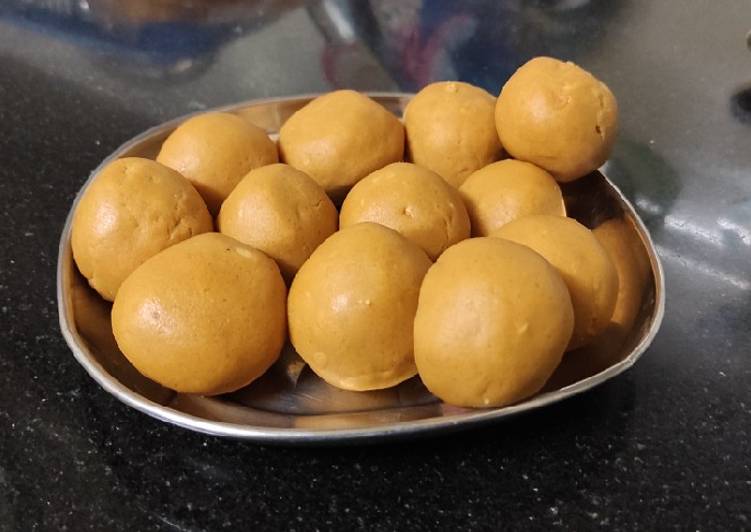 Recipe of Yummy Besan ke ladoo