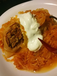 Töltött káposzta (szárma) édeskáposzta levélben recept fotója