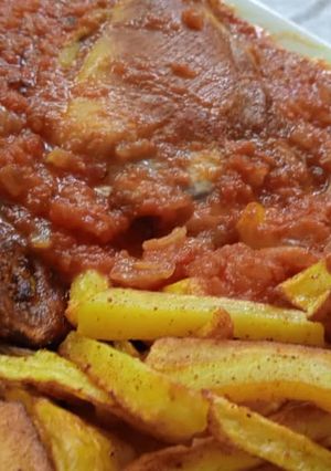 عکسی از دستور خورشت گوجه شمالی با مرغ و مخلفات