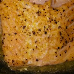 A picture of BgCtGal's Lemon Garlic Butter Salmon.