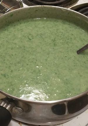 A picture of Vichyssoise with Spinach.