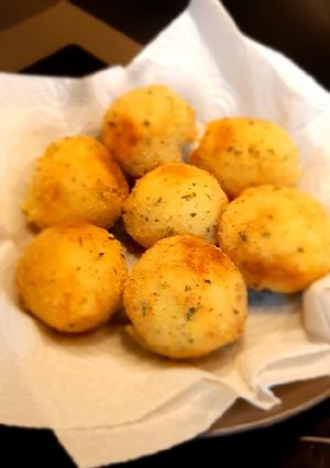 Foto di Polpette di patate gorgonzola e salmone affumicato