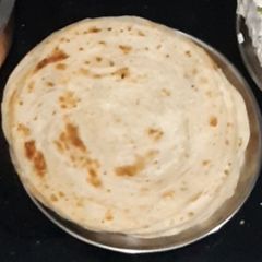 A picture of Laccha paratha.