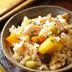 A picture of Rice with Colorful Autumn Vegetables (Gomoku Takikomi Gohan).