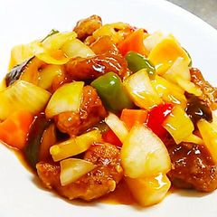 A picture of Healthy Sweet and Sour Pork Made Without Deep Frying.