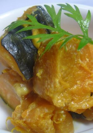 A picture of Macrobiotic Soy Milk-Simmered Kabocha Squash.