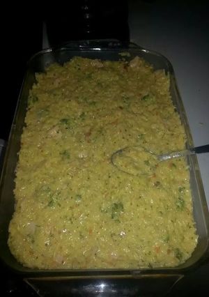 A picture of Cheesy Chicken, Broccoli & Rice Casserole.