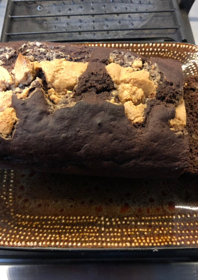 Una foto de Brownie de choco maní y frambuesas sin azúcar