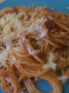 A picture of Spaghetti with chorizo sausages.