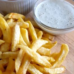 A picture of Dipping sauce.