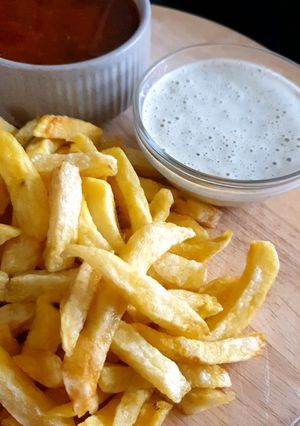 A picture of Dipping sauce.