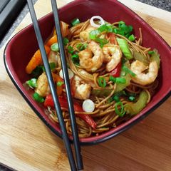 15 min Shrimp Teriyaki Noodle Bowl 🍲 A picture of 15 min Shrimp Teriyaki Noodle Bowl 🍲.