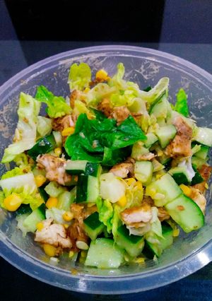 Foto resep Salad sayuran(pake dada ayam panggang)