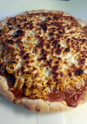 A picture of Rob's Slappin' BBQ Pork Pizza.