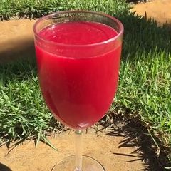 A picture of ABC juice     apple beeteroot and carrot juice.