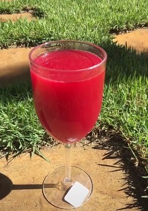 A picture of ABC juice     apple beeteroot and carrot juice.