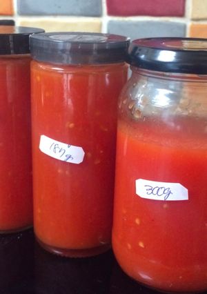 A picture of Very simple tomato sauce.