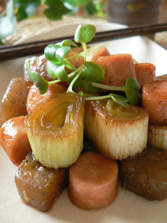 A picture of Fish Sausage and Leek with Konnyaku.