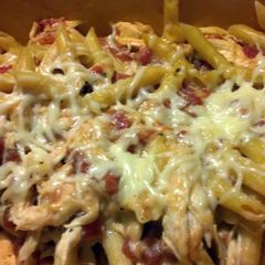 A picture of Smoked mozzarella pasta bake.