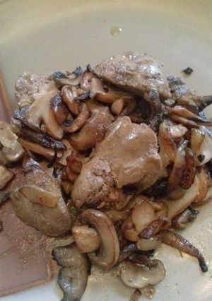 A picture of Sauteed Chicken Livers W/ Mushrooms and Onions.