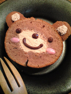 A picture of A Simple Cake in a Frying Pan Teddy Bear Cake.