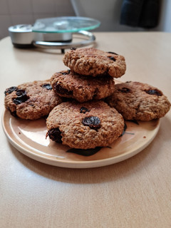 Una foto de Galletas de avena sin azúcares agregados 🍌🥜🥣🍇