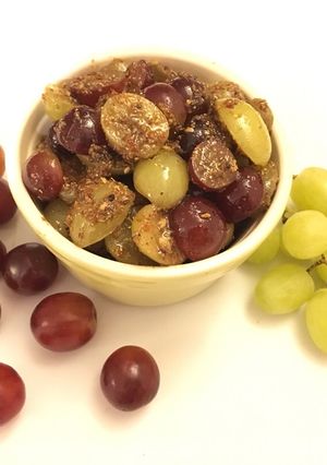A picture of Grape pickles.