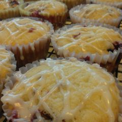 A picture of " Cream Cheese- Cranberry Muffins ".
