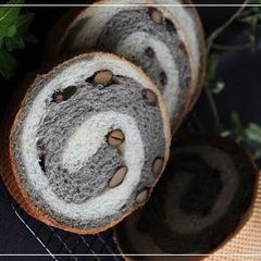 A picture of Black Bean & Black Sesame Cream Bread.