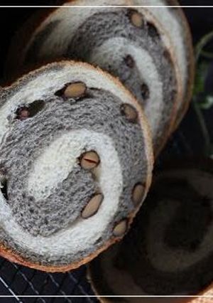 A picture of Black Bean & Black Sesame Cream Bread.
