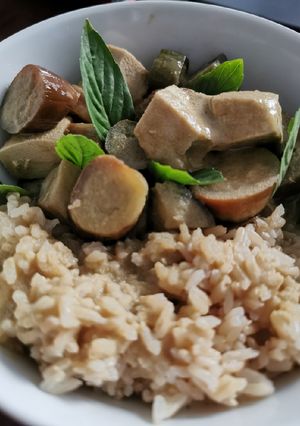 Una foto de Curry verde con berenjena y tofu