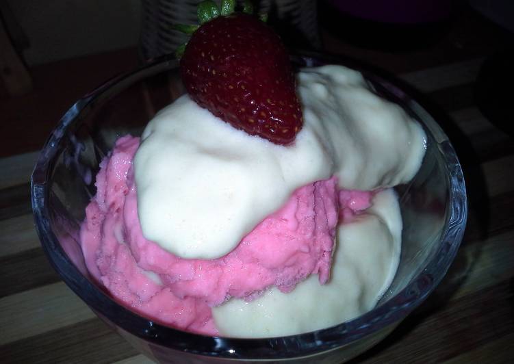 Recipe of Perfect Strawberry vanilla sundae