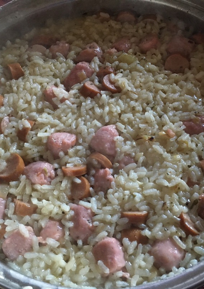 Una foto de Arroz con salchichas frescas