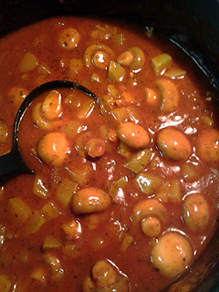 A picture of chayote tomato and mushroom soup.