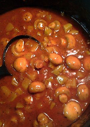 A picture of chayote tomato and mushroom soup.