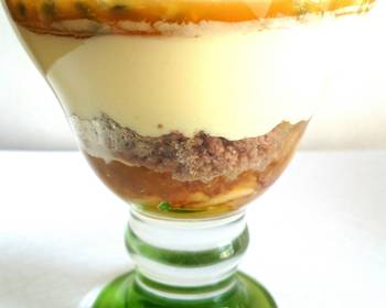 Easy Fast Cooking Caramelized apples lemon cream cinnamon crumble with passion fruit Practical Delicious